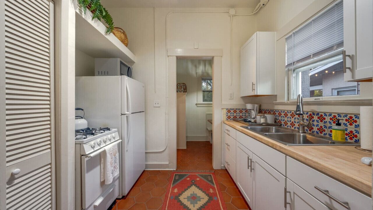 Photo of Kitchen in West University