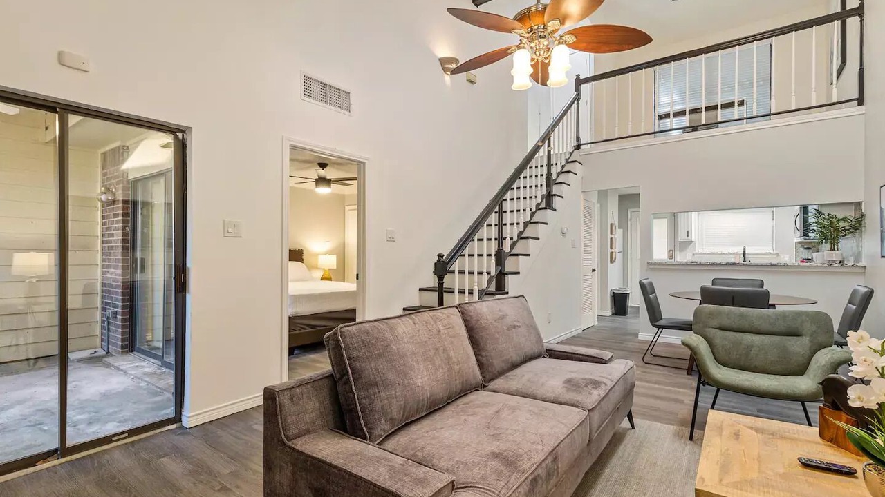 Photo of Livingroom in South Arlington