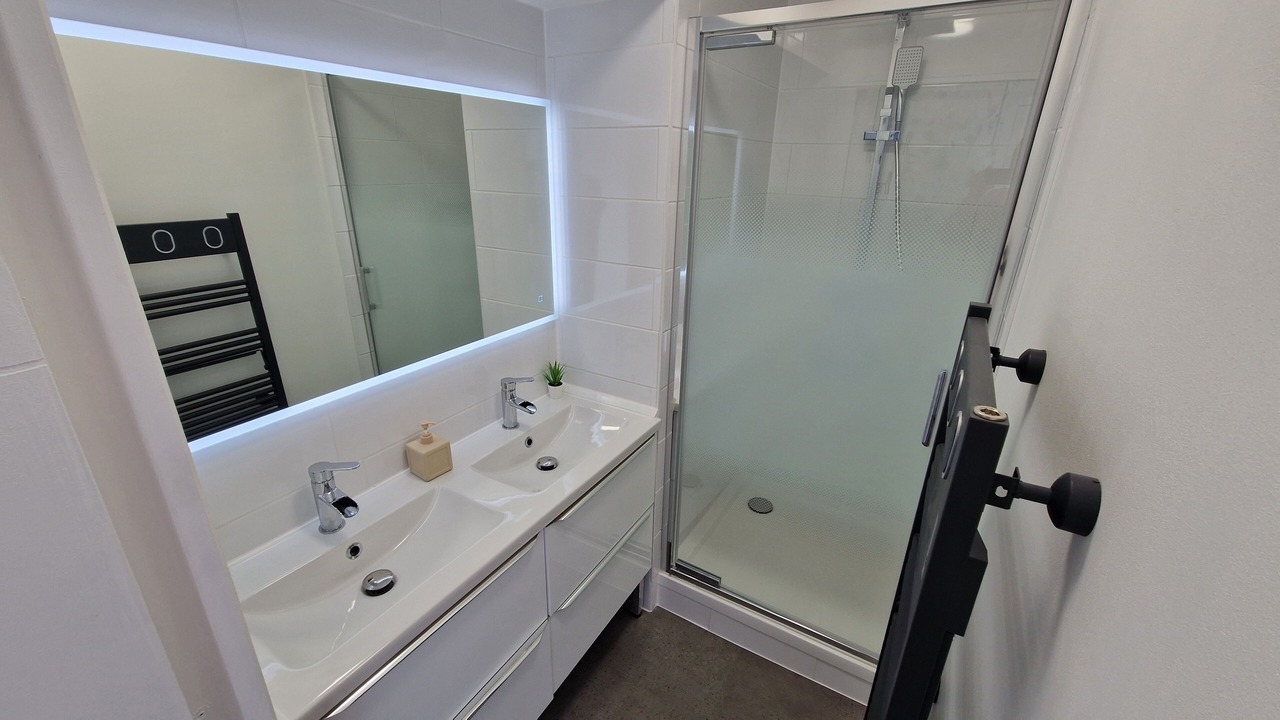 Photo of Bathroom in Ouistreham