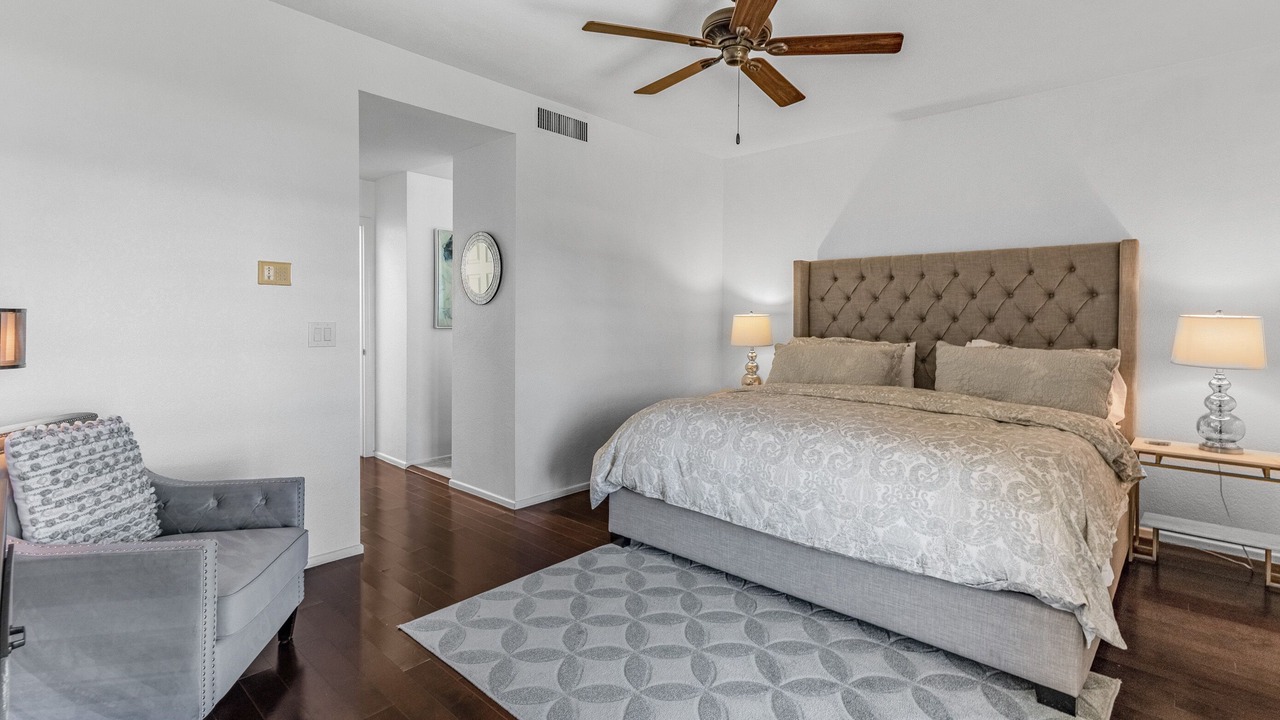 Photo of Bedroom in Biltmore Courts