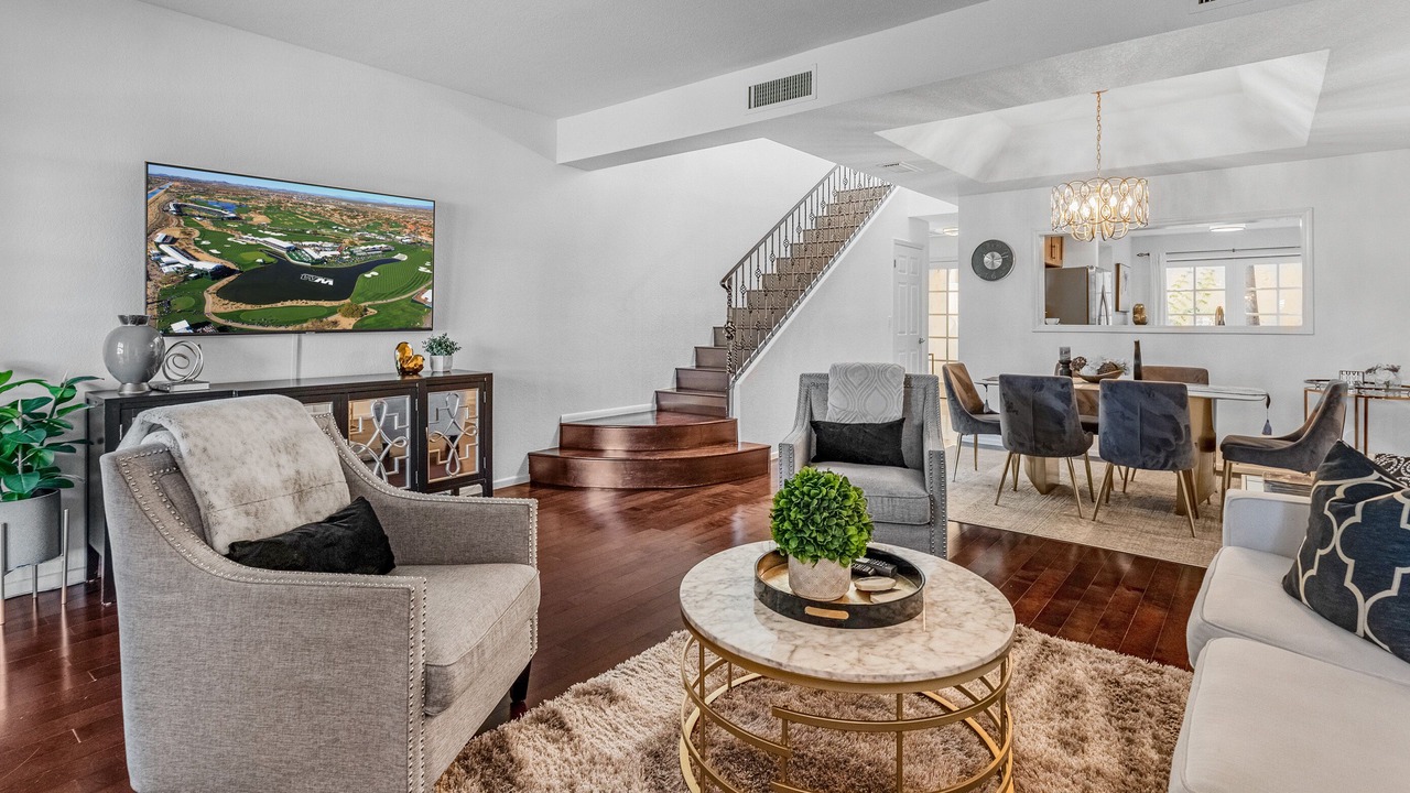 Photo of Livingroom in Biltmore Courts