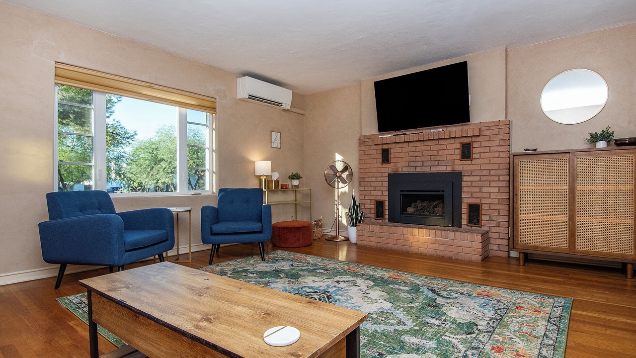 Photo of Livingroom in Sam Hughes