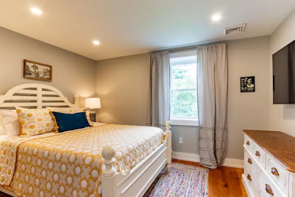 Photo of Bedroom in Zion