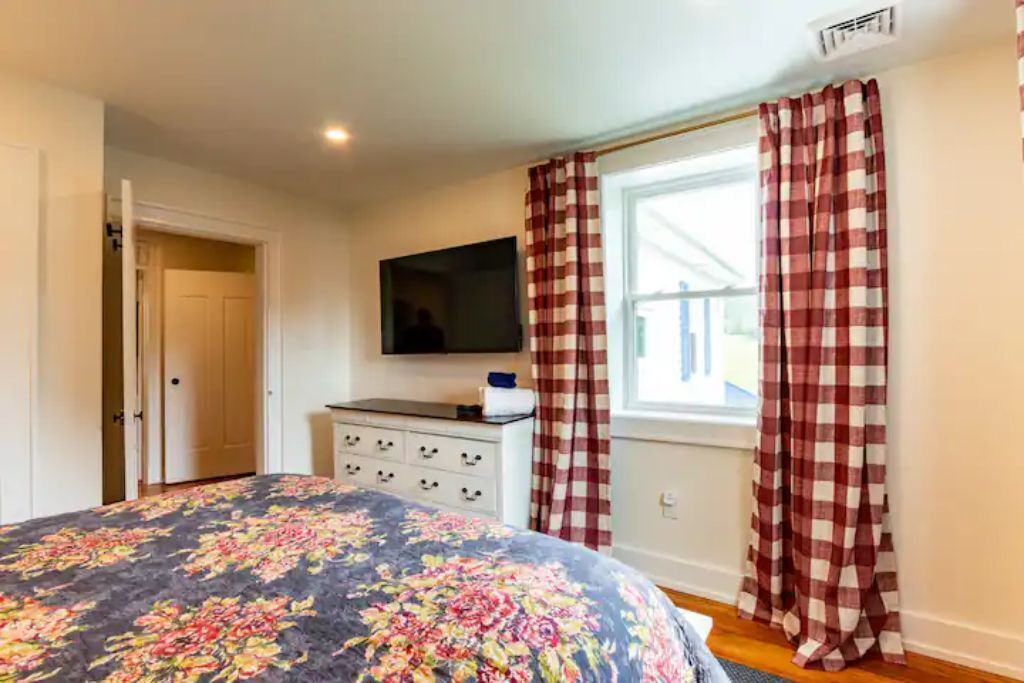 Photo of Bedroom in Zion