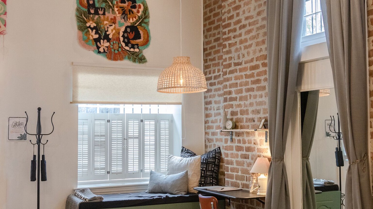 Photo of Livingroom in Old West Broad Neighborhood