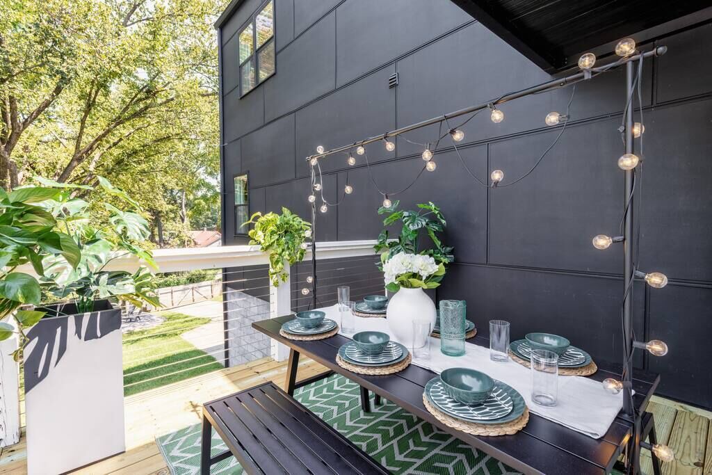 Photo of Outdoor in Shelby Hills