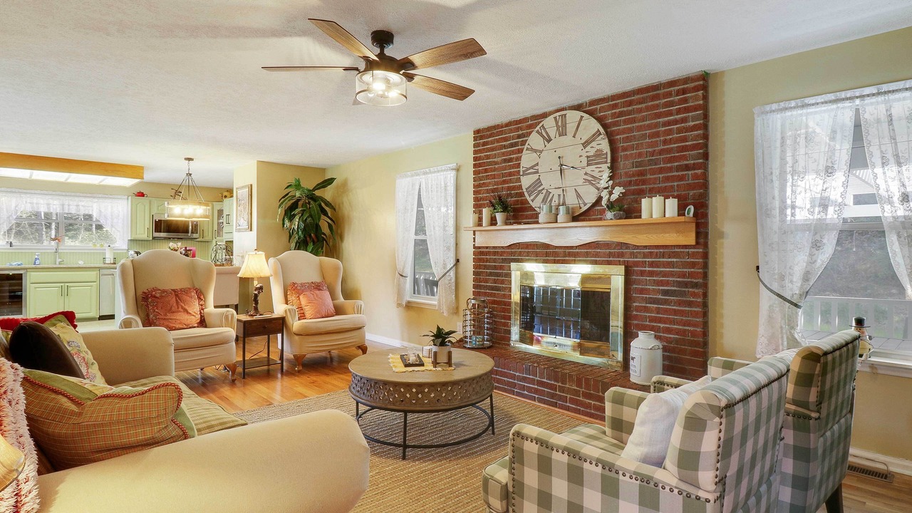 Photo of Livingroom in Murphy