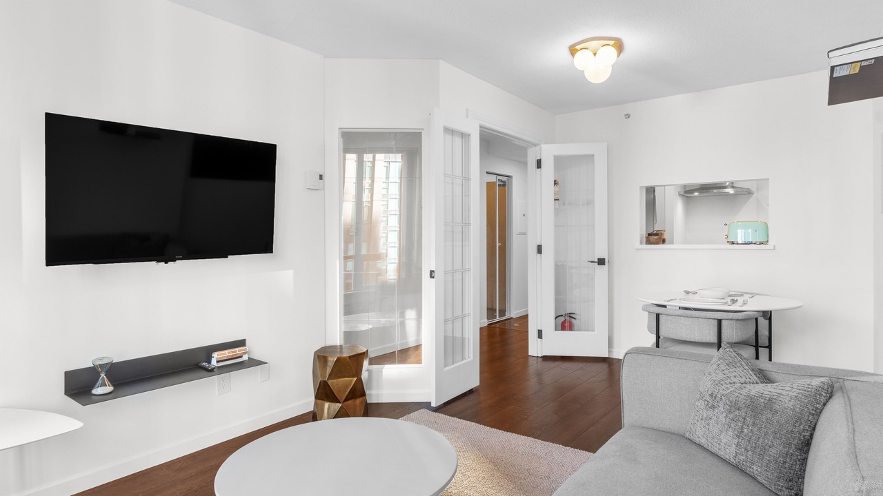 Photo of Livingroom in Coal Harbour