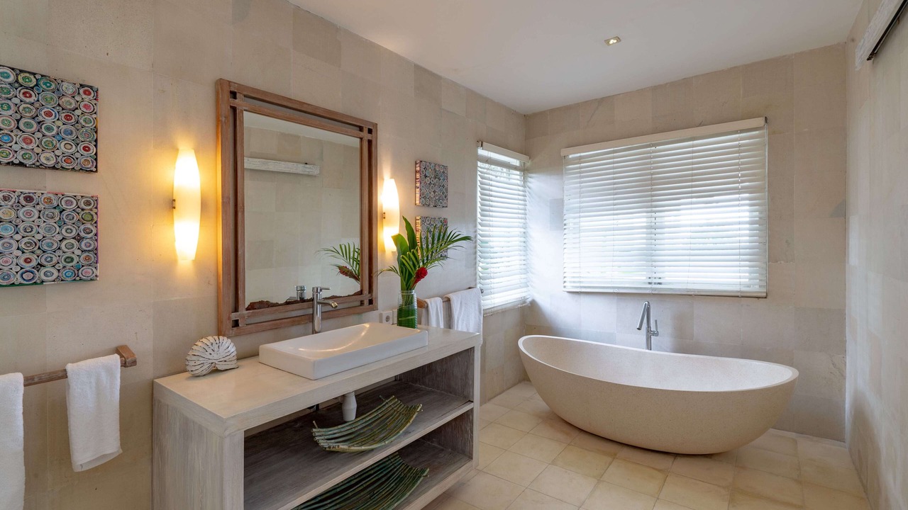 Photo of Bathroom in Mushroom Bay