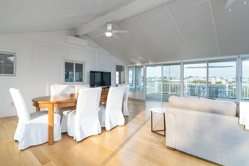 Photo of Livingroom in Bonnet Shores