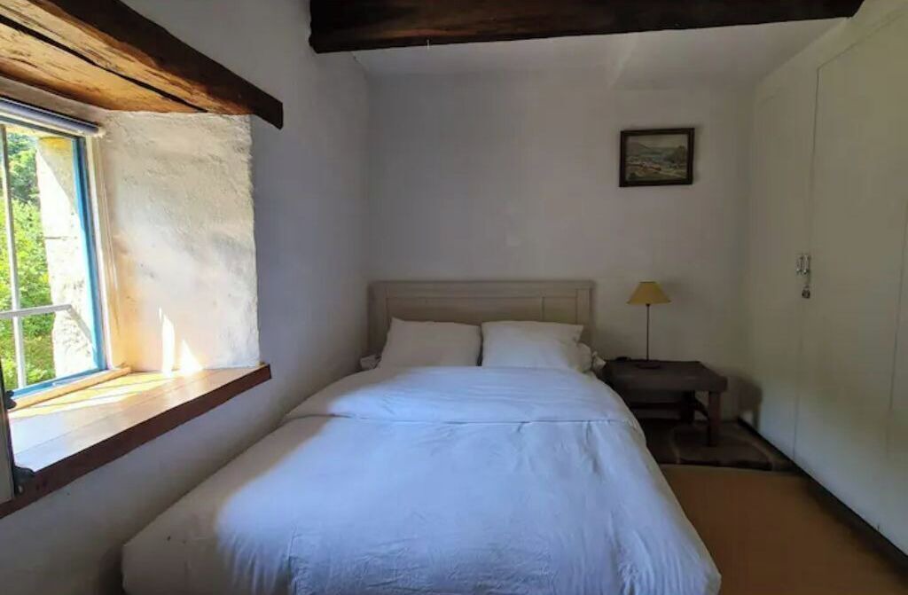 Photo of Bedroom in Locoal-Mendon