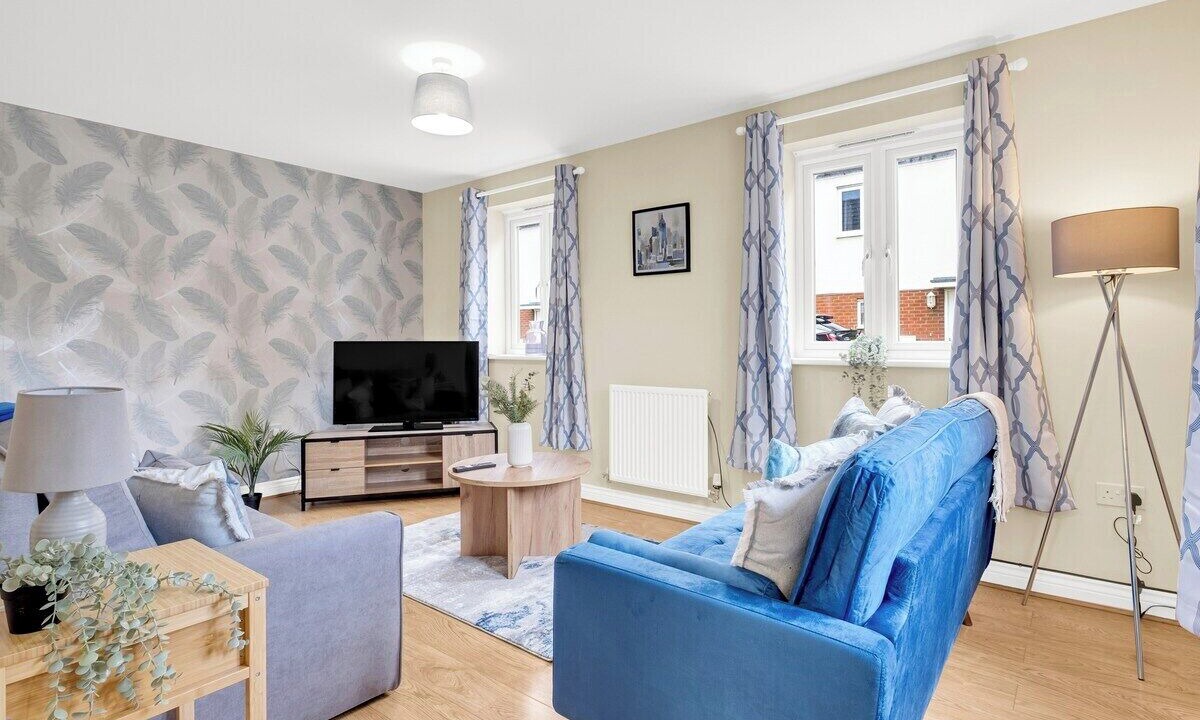 Photo of Livingroom in Newport Pagnell