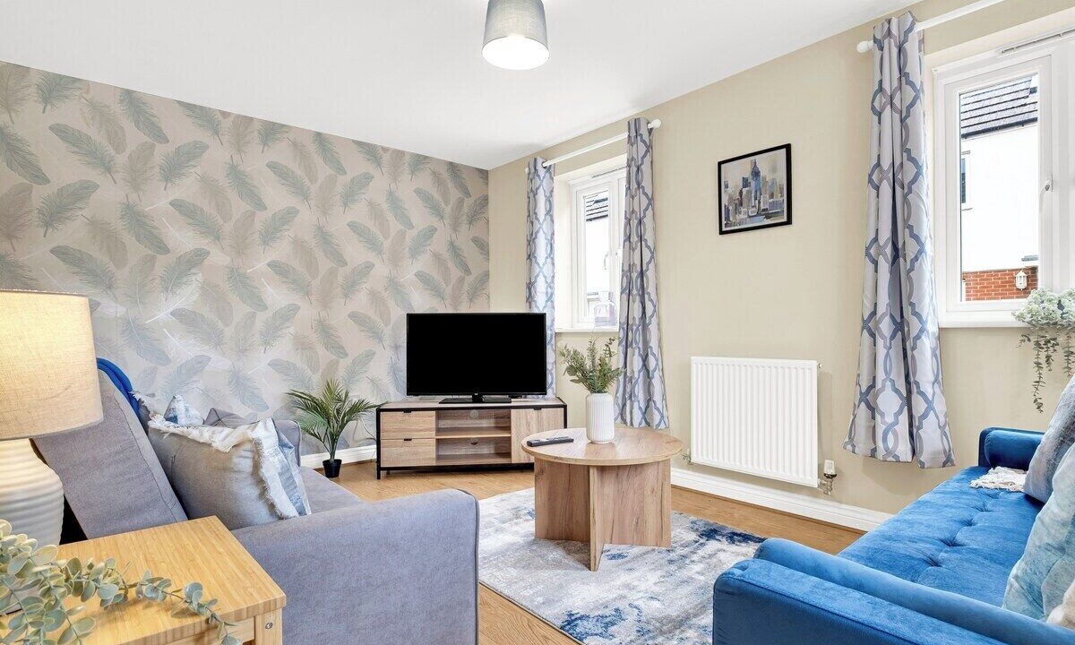 Photo of Livingroom in Newport Pagnell