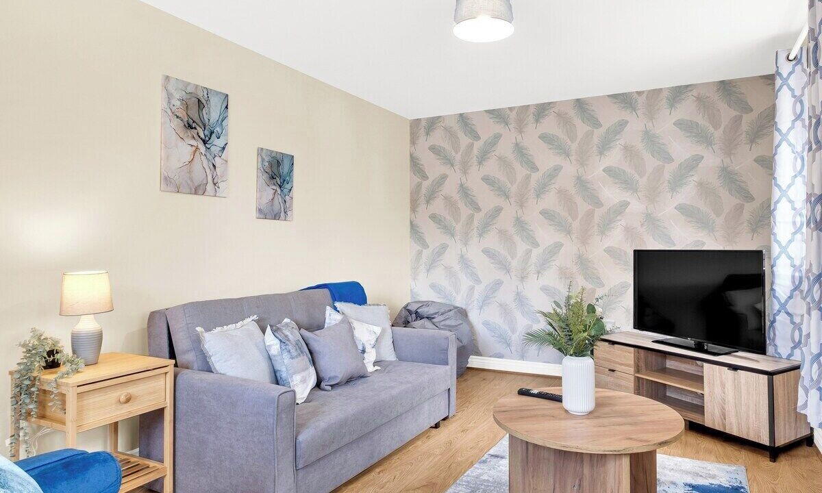 Photo of Livingroom in Newport Pagnell