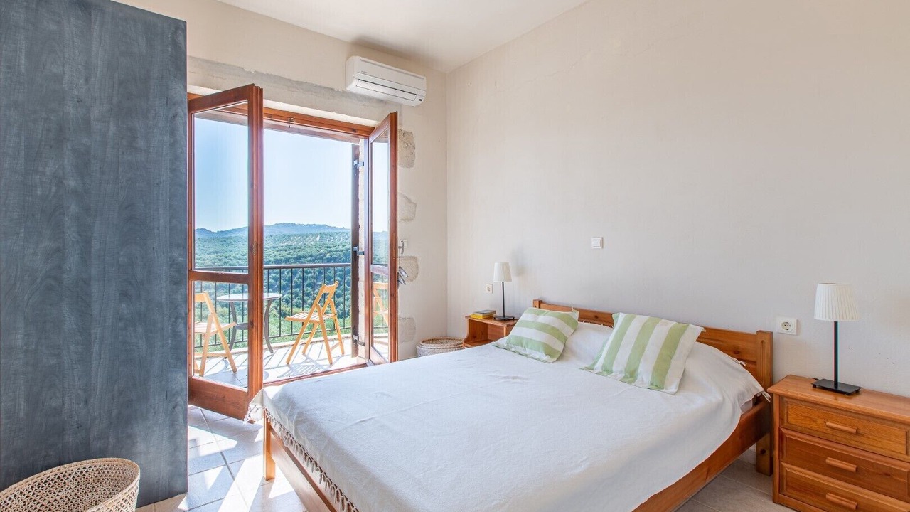 Photo of Bedroom in Darmarochori