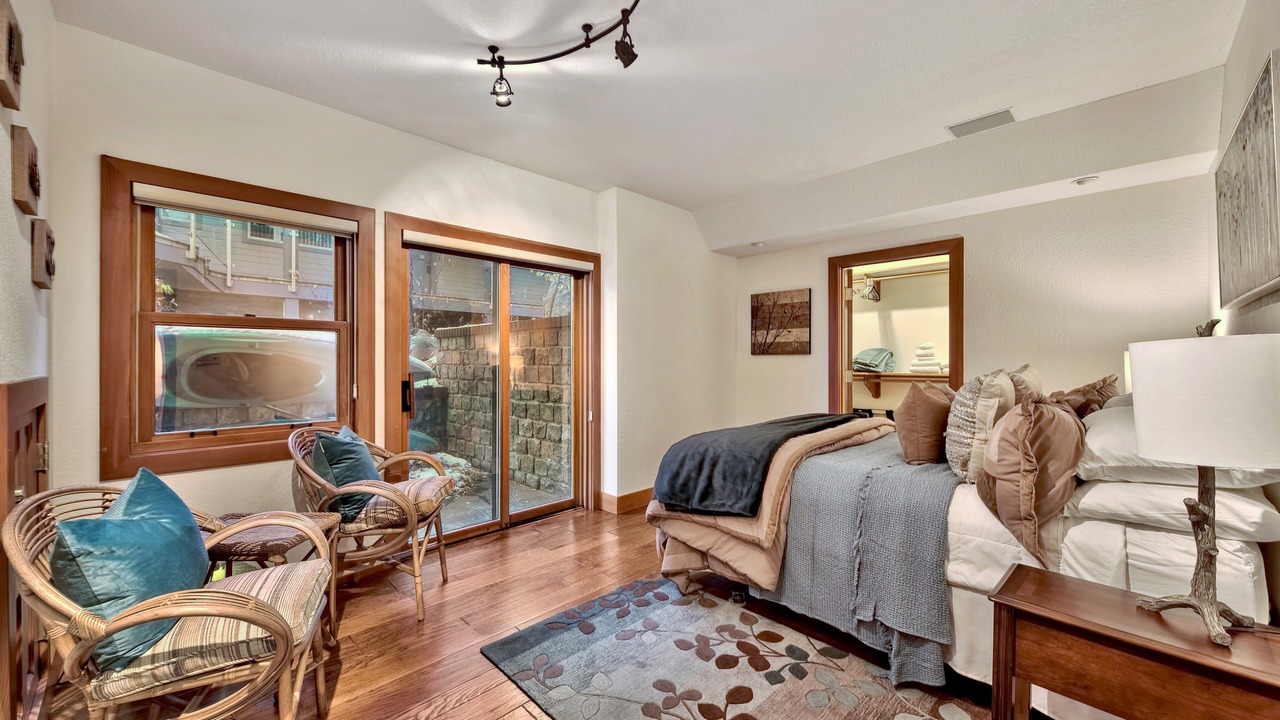 Photo of Bedroom in Lakeridge