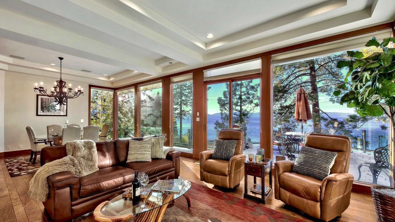 Photo of Livingroom in Lakeridge