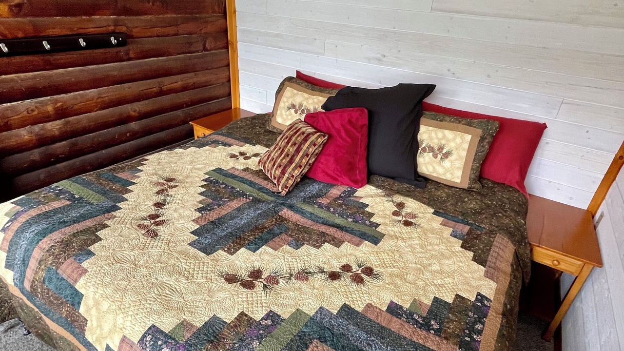 Photo of Bedroom in Cooper Landing