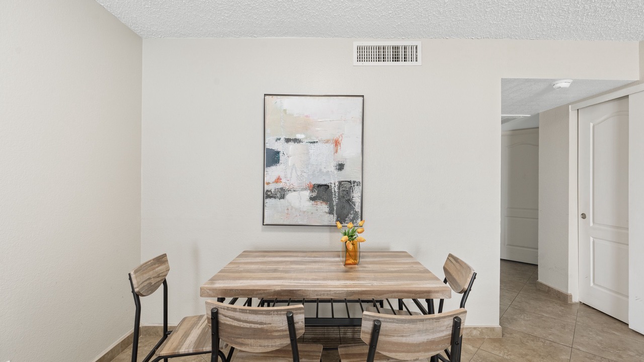 Photo of Livingroom in Cox Heights