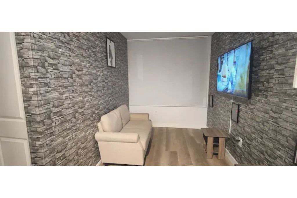 Photo of Livingroom in Downtown
