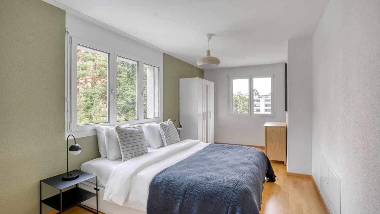 Photo of Bedroom in Center