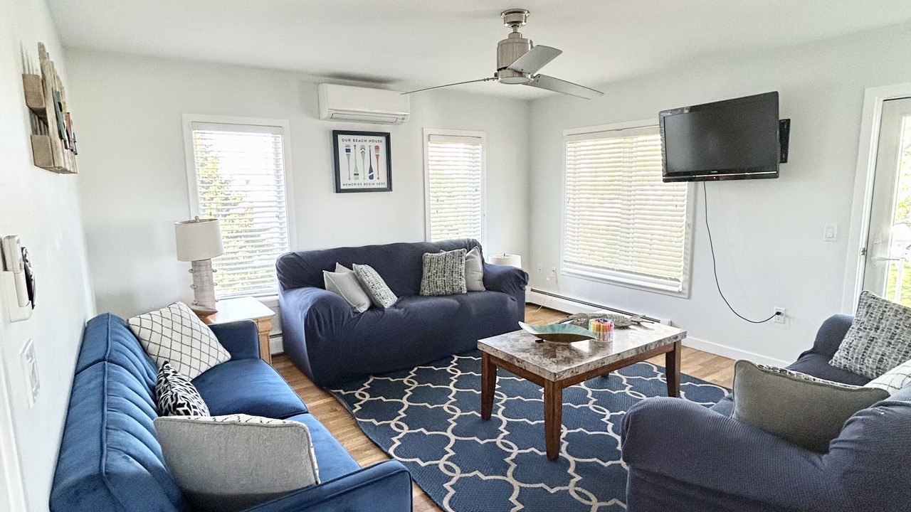 Photo of Livingroom in Point Judith