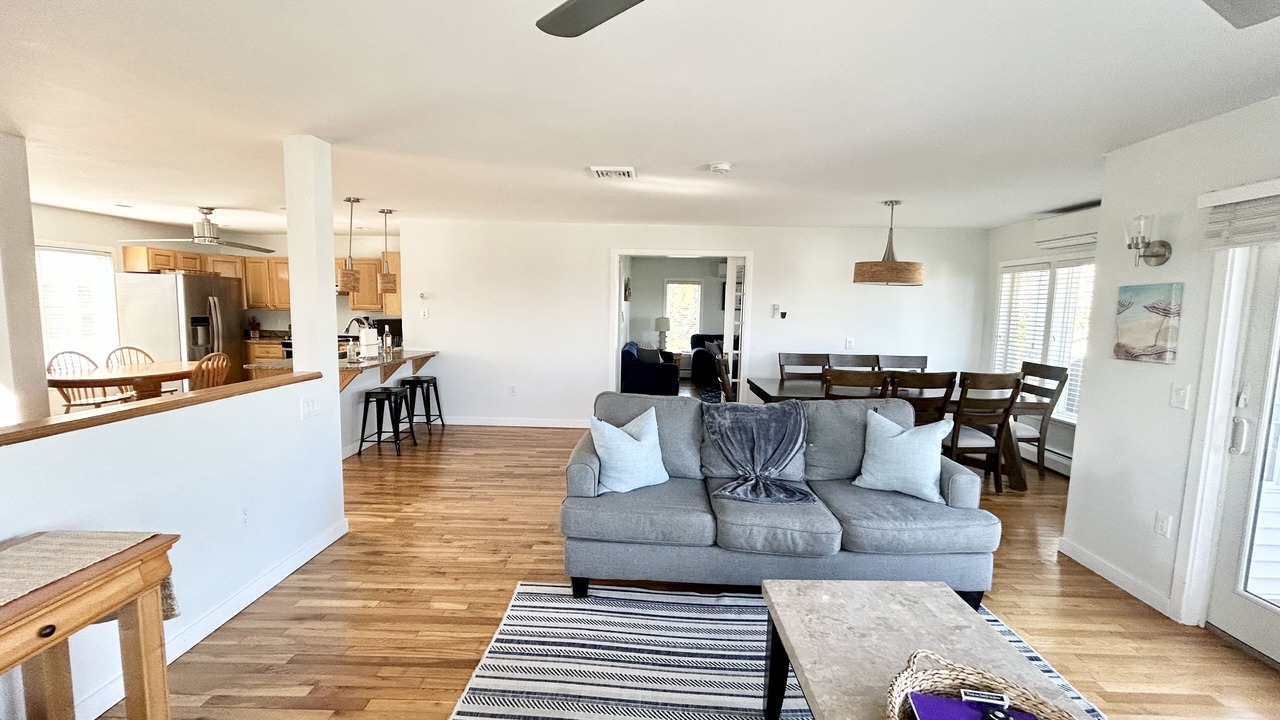 Photo of Livingroom in Point Judith