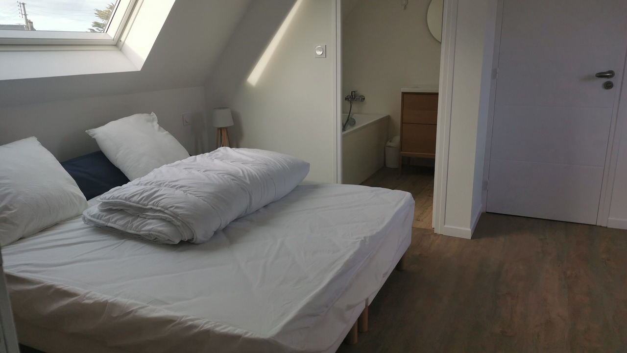 Photo of Bedroom in Plougasnou