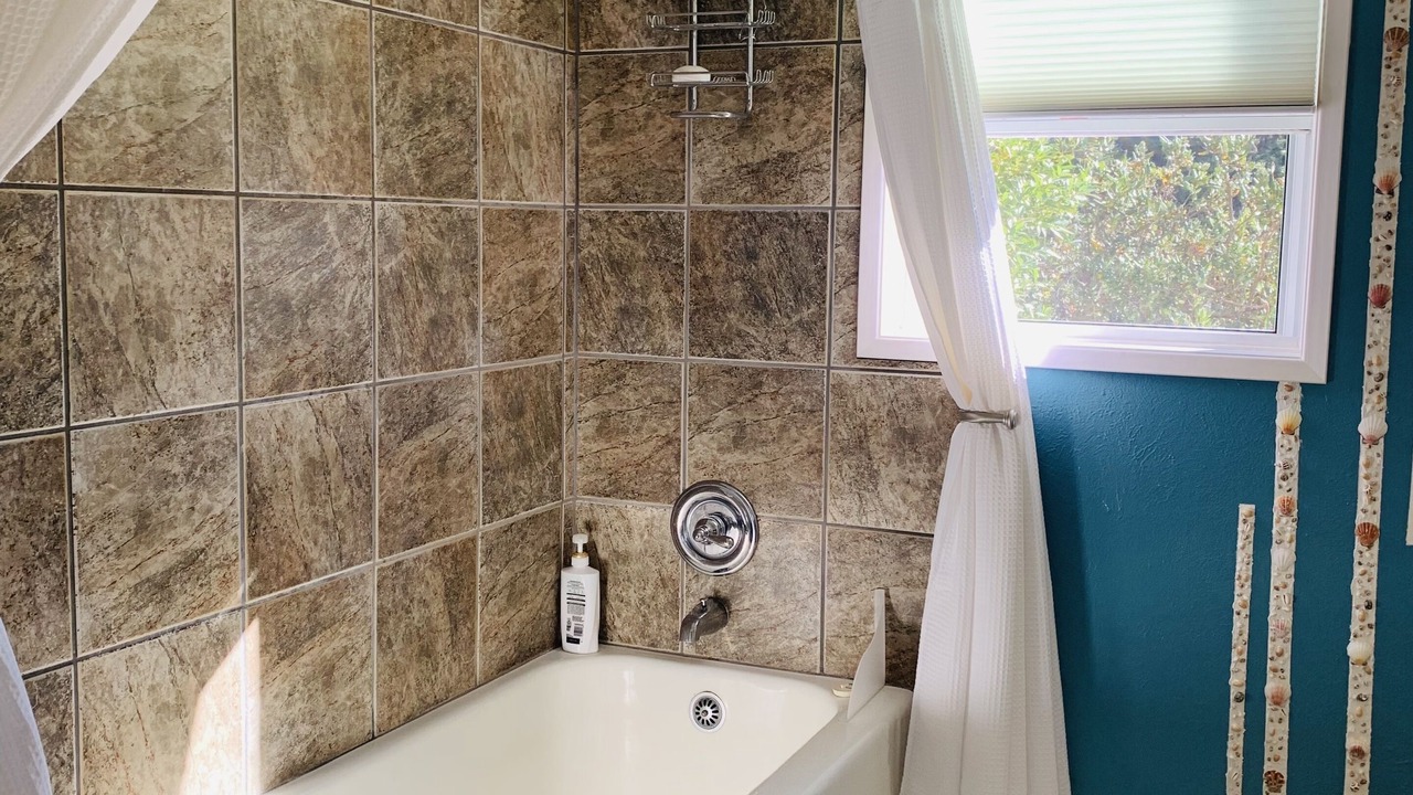 Photo of Bathroom in Gold Beach