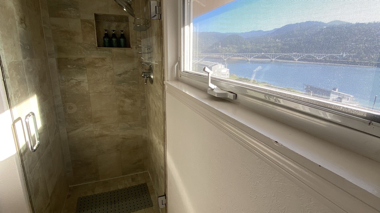 Photo of Bathroom in Gold Beach