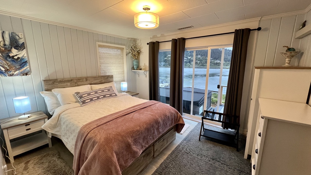 Photo of Bedroom in Gold Beach
