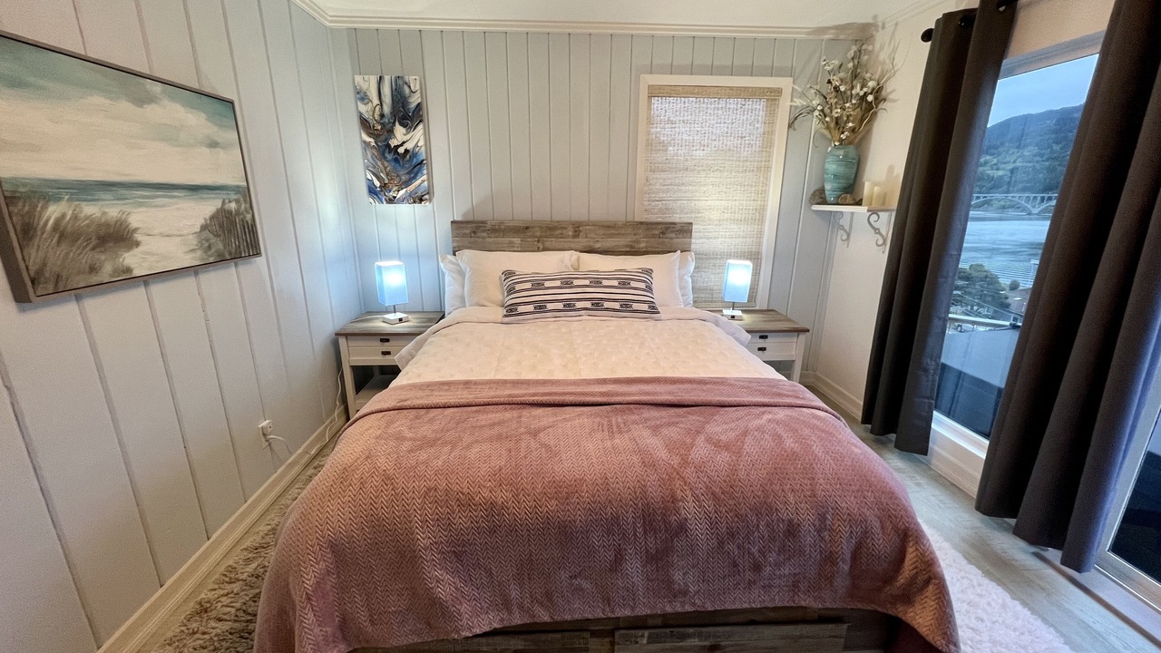 Photo of Bedroom in Gold Beach