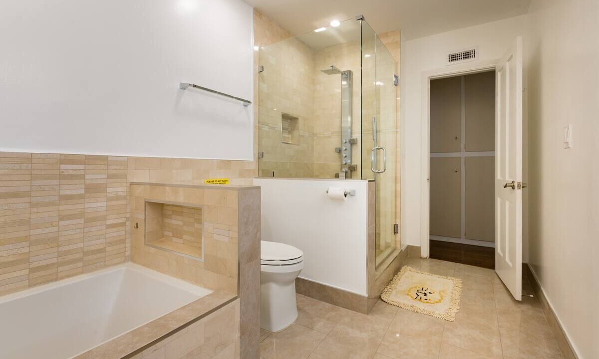 Photo of Bathroom in Tarzana
