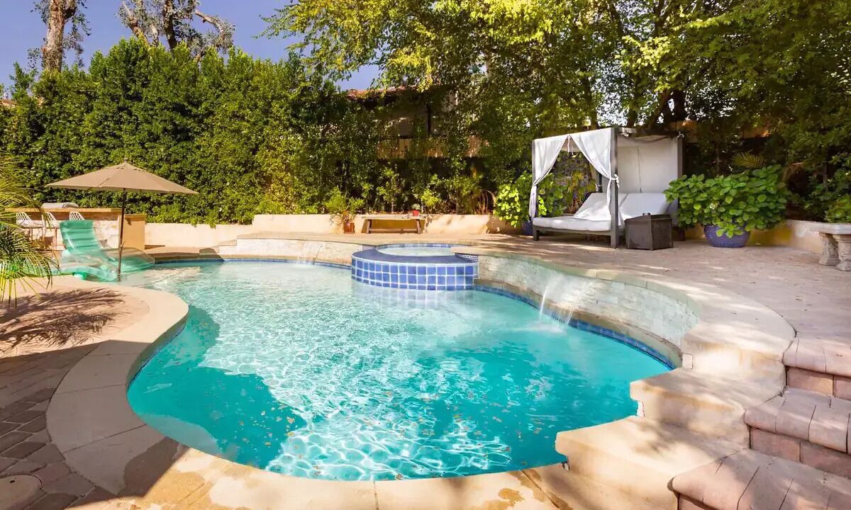 Photo of Outdoor in Tarzana
