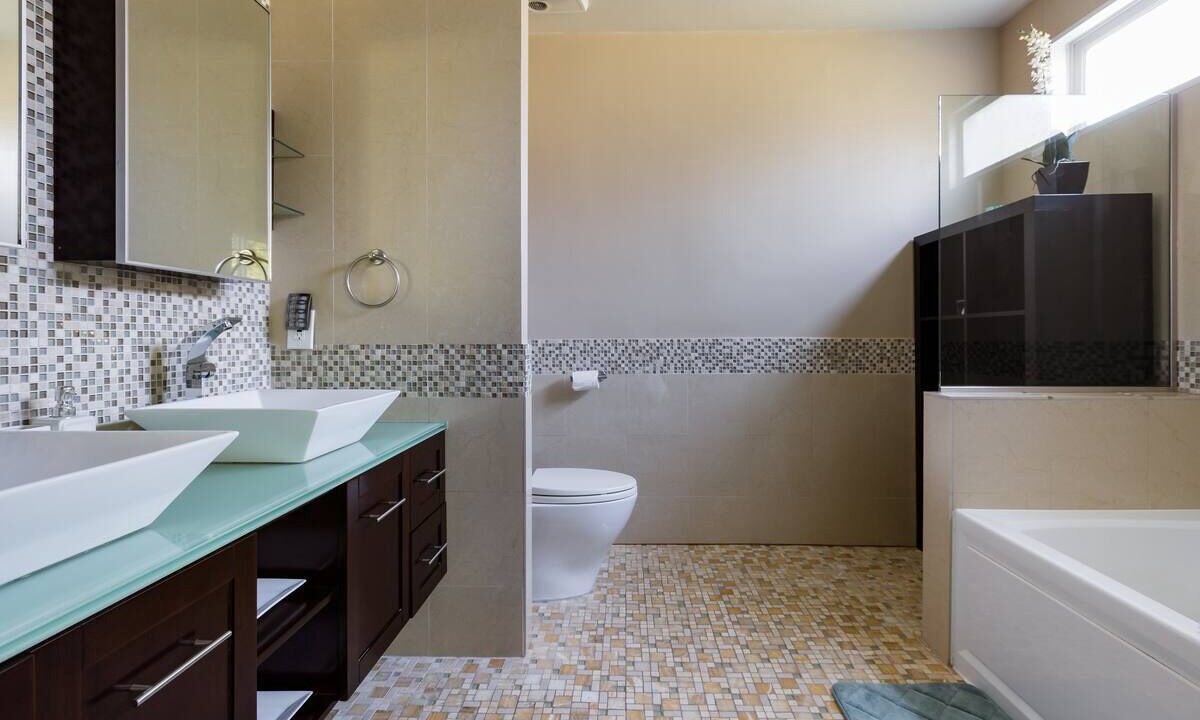 Photo of Bathroom in Tarzana