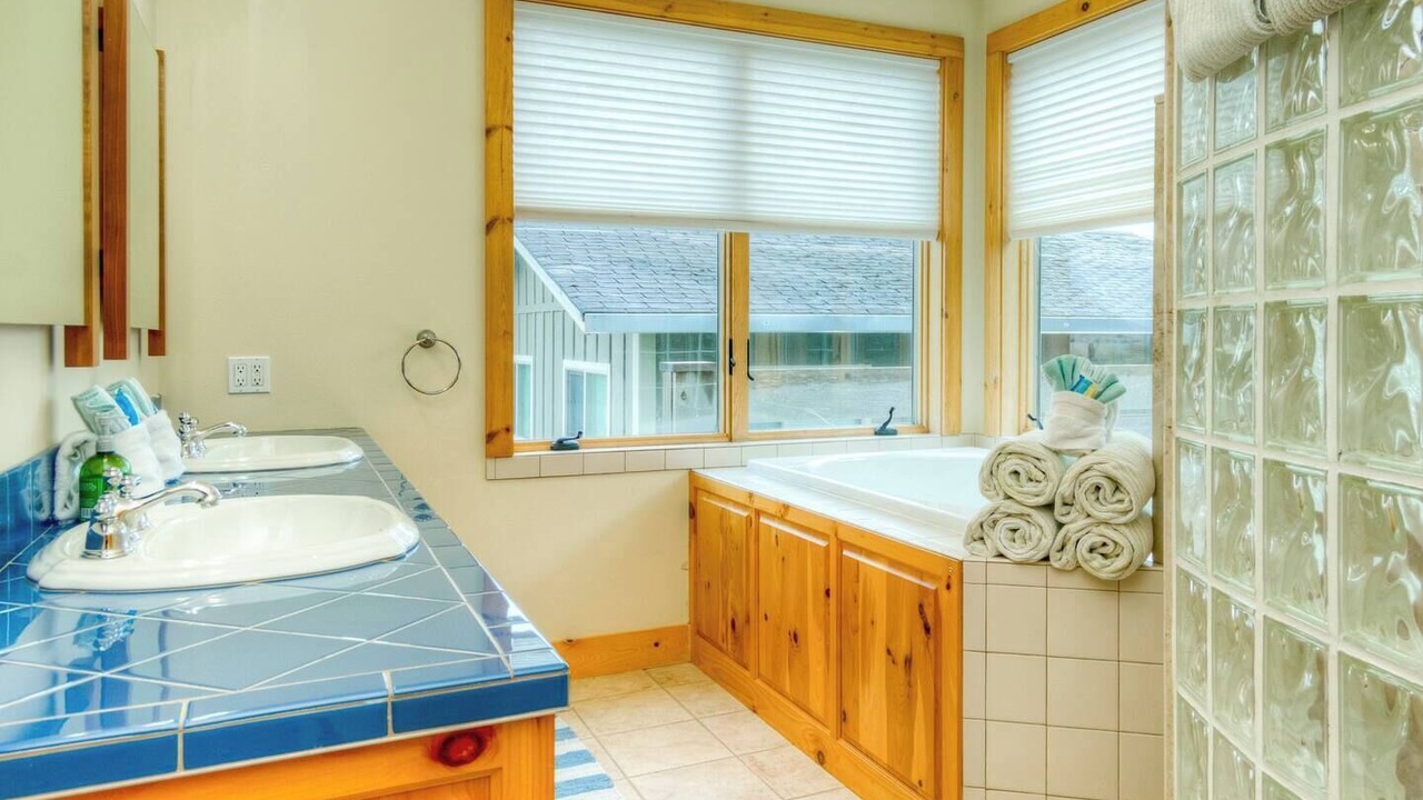 Photo of Bathroom in Manzanita