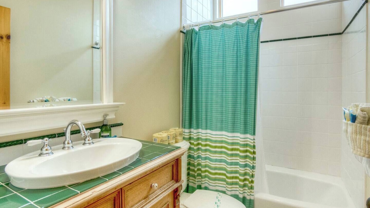 Photo of Bathroom in Manzanita