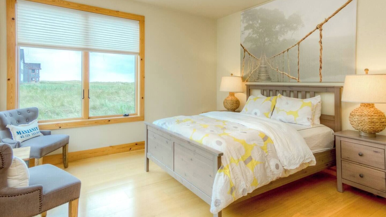 Photo of Bedroom in Manzanita
