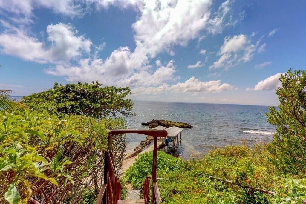 Photo of Outdoor in Calabash Bight