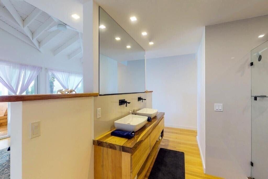 Photo of Bathroom in Calabash Bight
