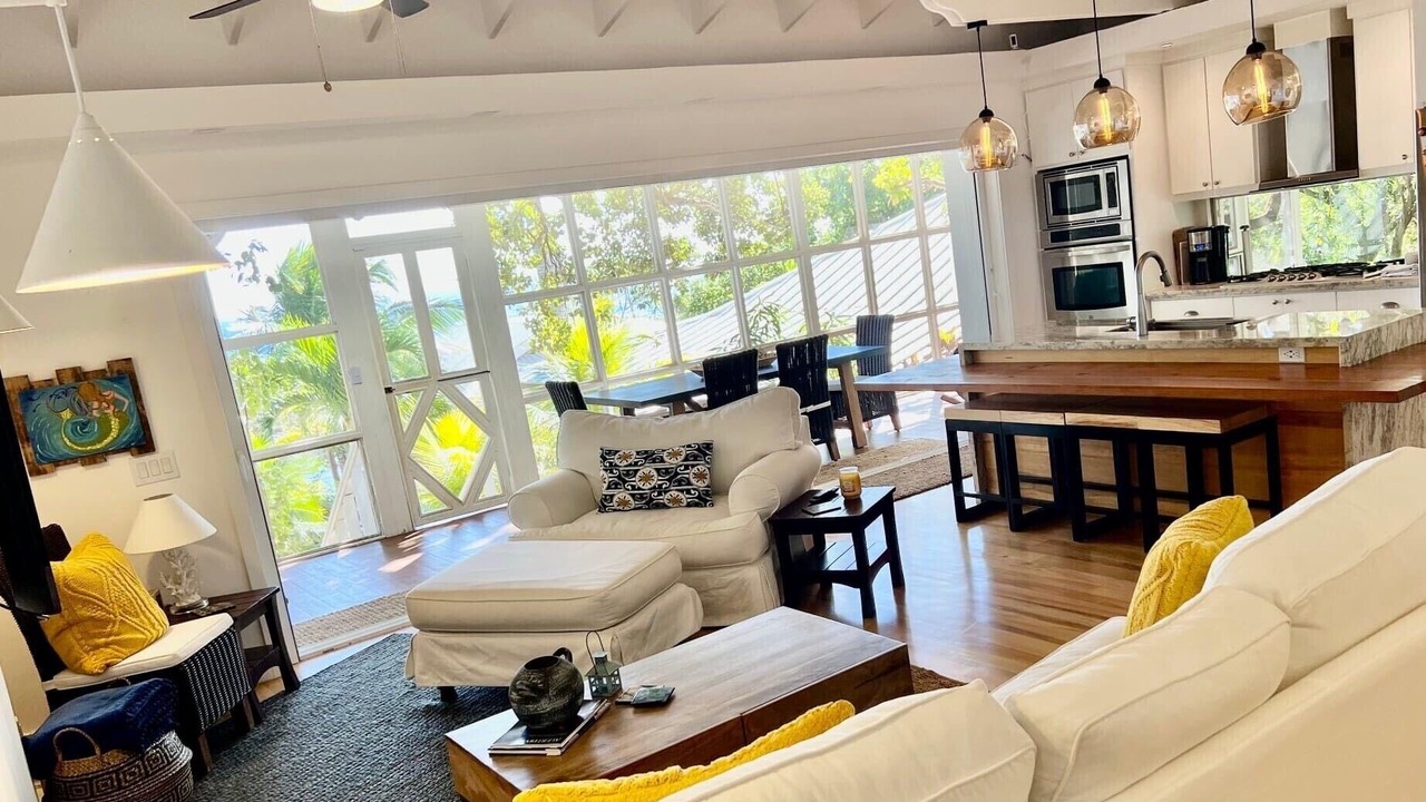 Photo of Livingroom in Calabash Bight