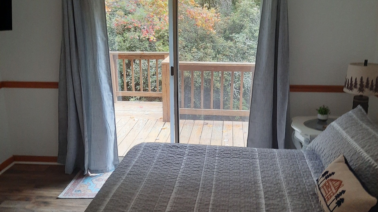 Photo of Bedroom in Hayesville