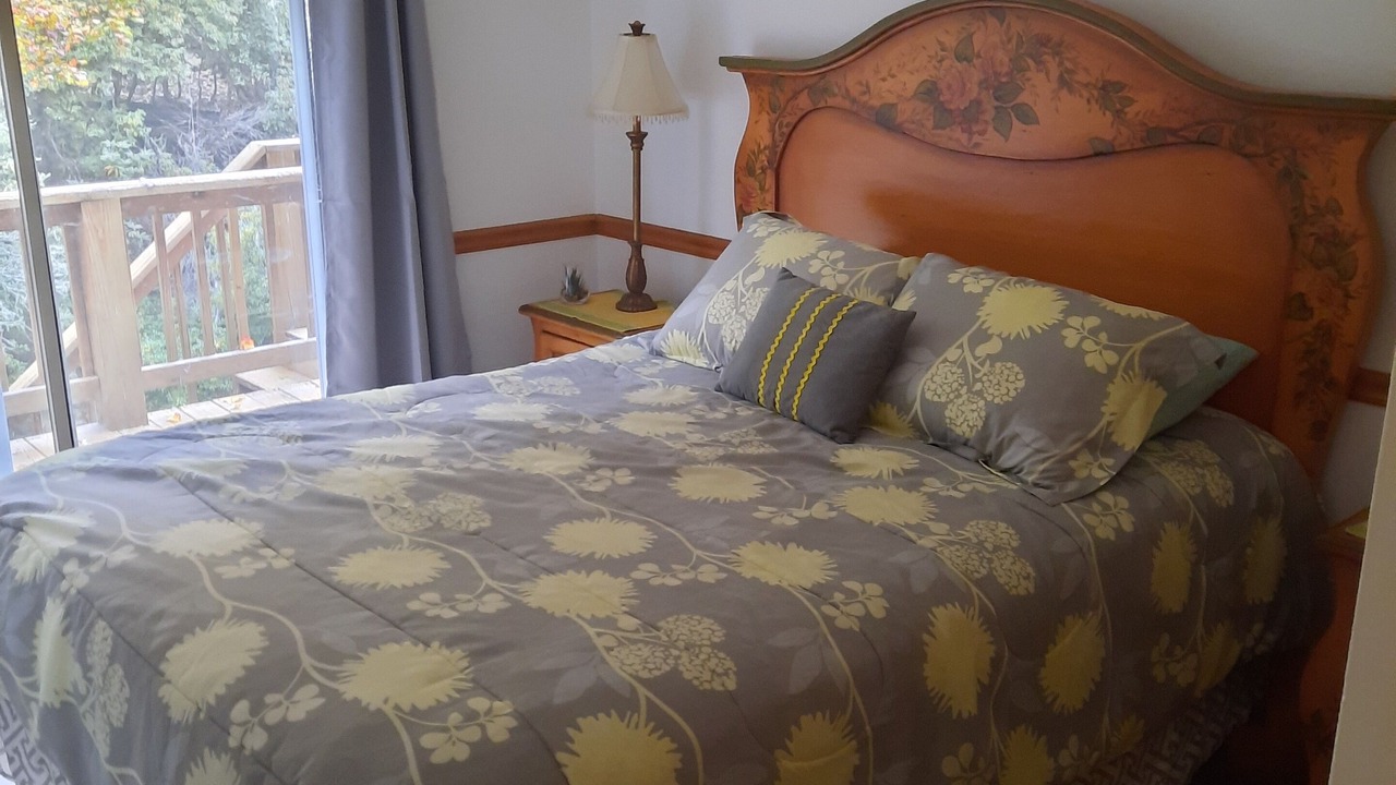Photo of Bedroom in Hayesville