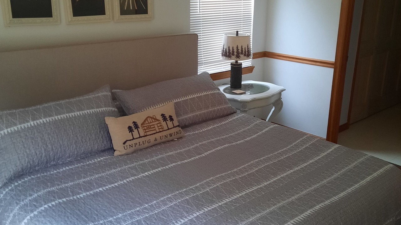 Photo of Bedroom in Hayesville