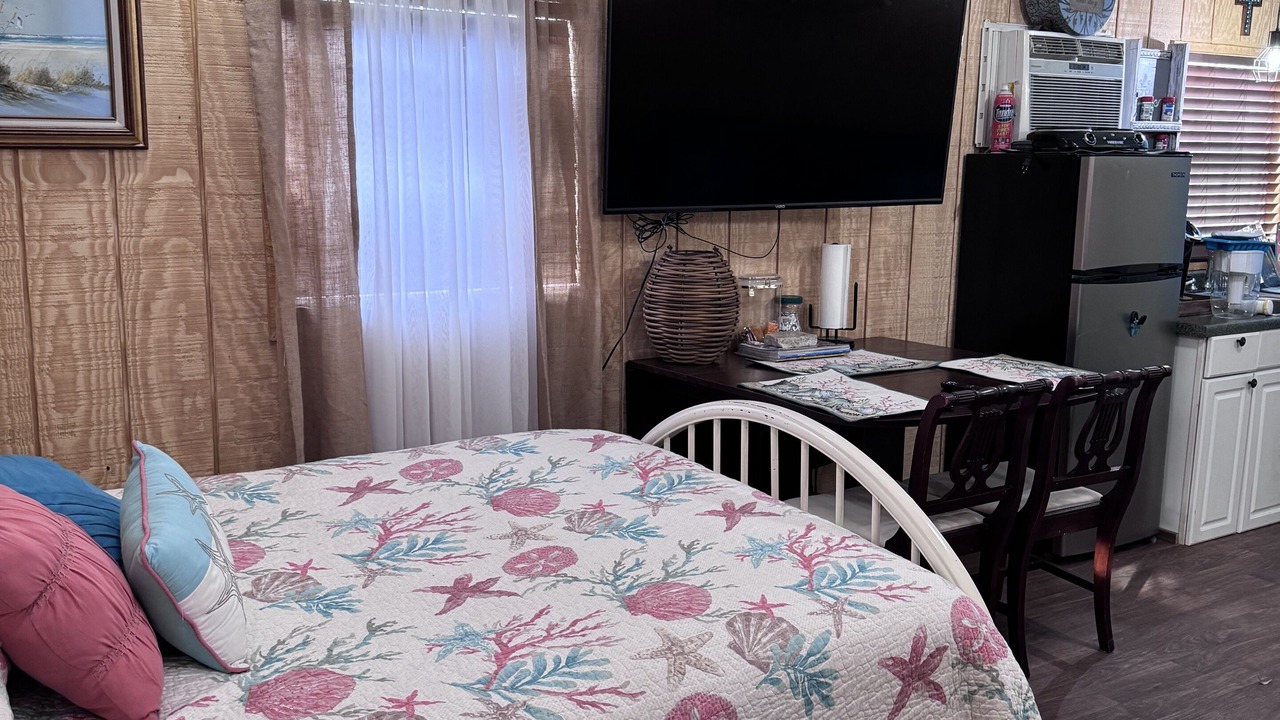 Photo of Bedroom in Flint