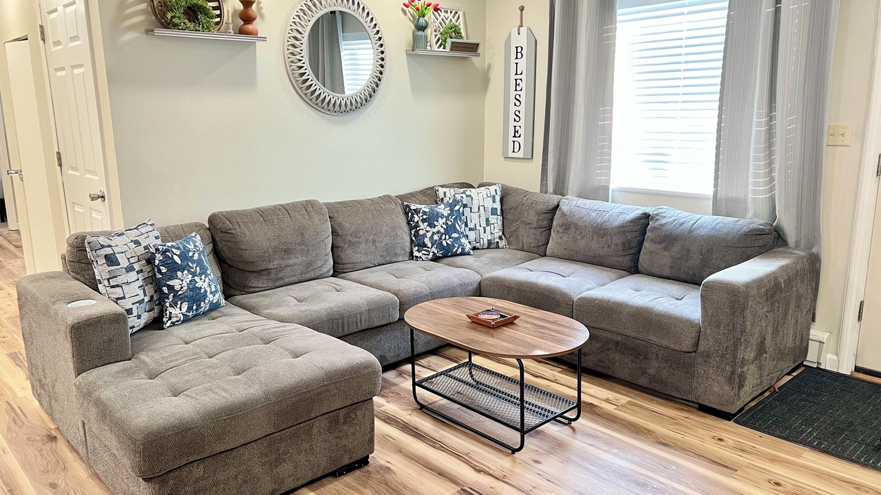 Photo of Livingroom in Midtown Anchorage