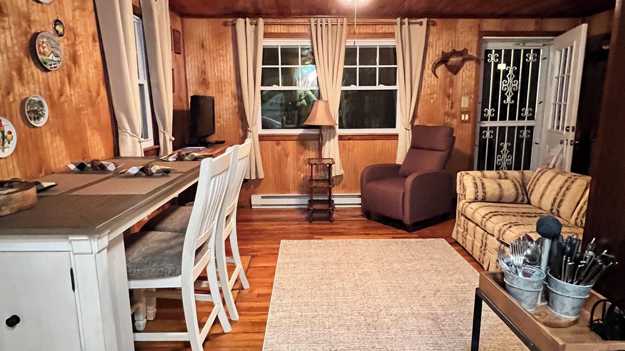 Photo of Livingroom in Wakefield-Peacedale