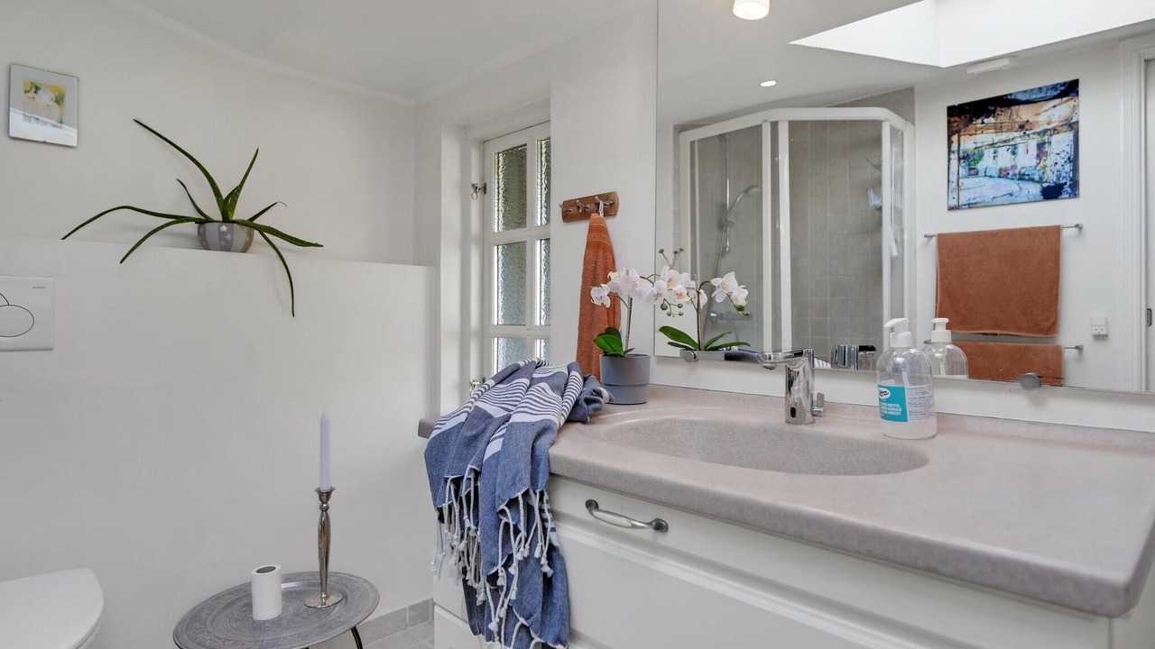 Photo of Bathroom in Beder Malling