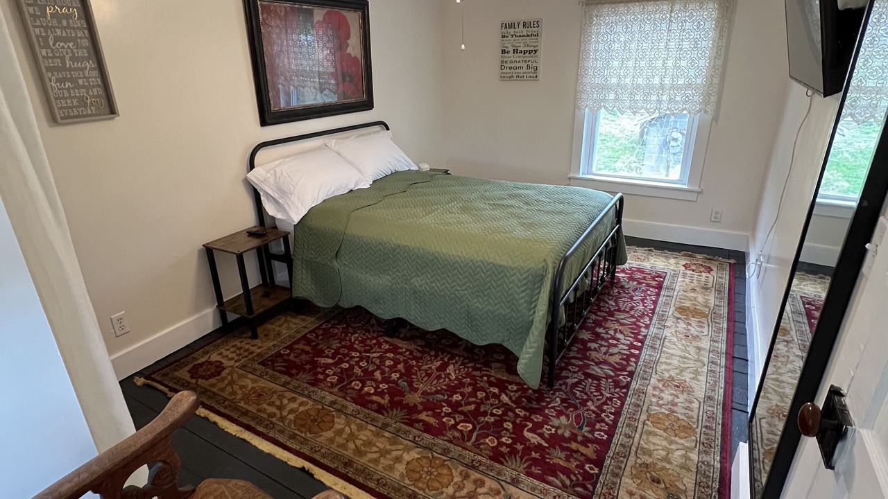 Photo of Bedroom in Gap Mills