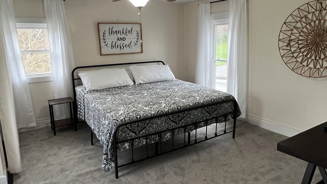 Photo of Bedroom in Gap Mills